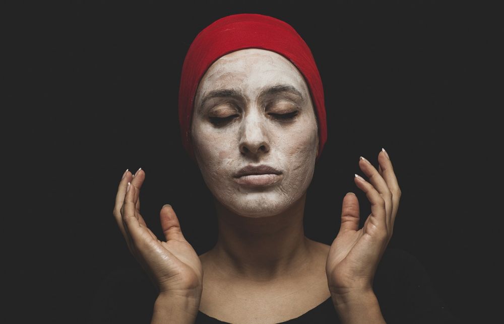 Hudpleie for sensitiv hud - En komplett guide for skjønnhetsbevisste unge mennesker